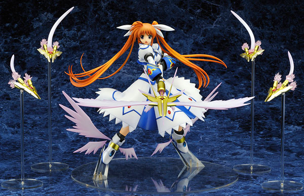 Magical Girl Lyrical Nanoha StrikerS Nanoha Takamachi Exceed Mode 1/7 Complete Figure