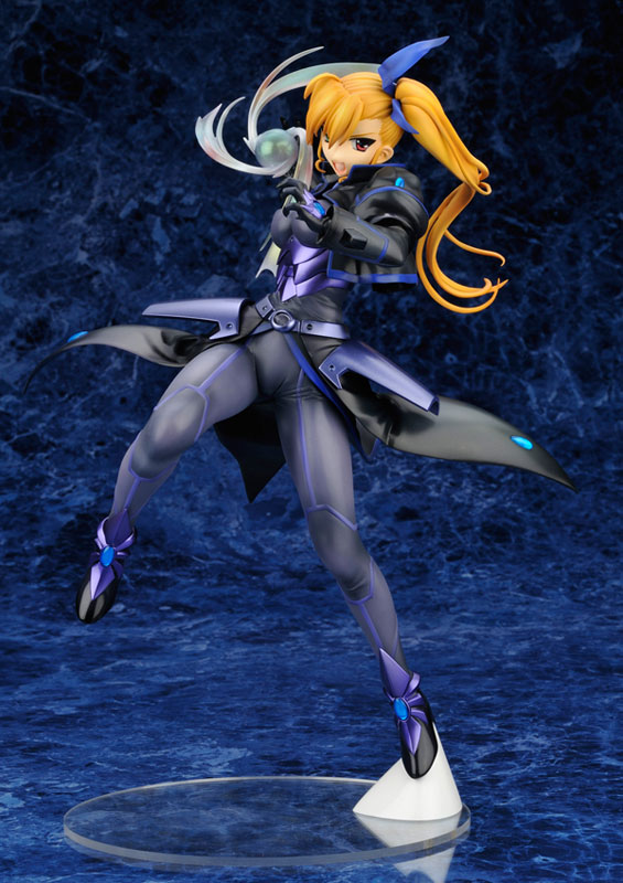 Holy King Vivio Nanoha StrikerS figure