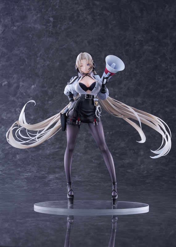 Azur Lane Kronstadt Rush figure from GOLDENHEAD+