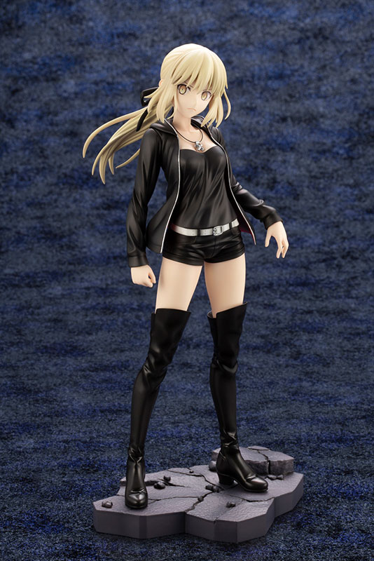 Saber Artoria Pendragon Alter plain clothes fig